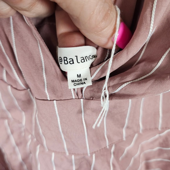 @BaLance Mauve Pinstripe Tiered Ruffle Romper Womens Medium Cross Back V-Neck - Picture 4 of 8